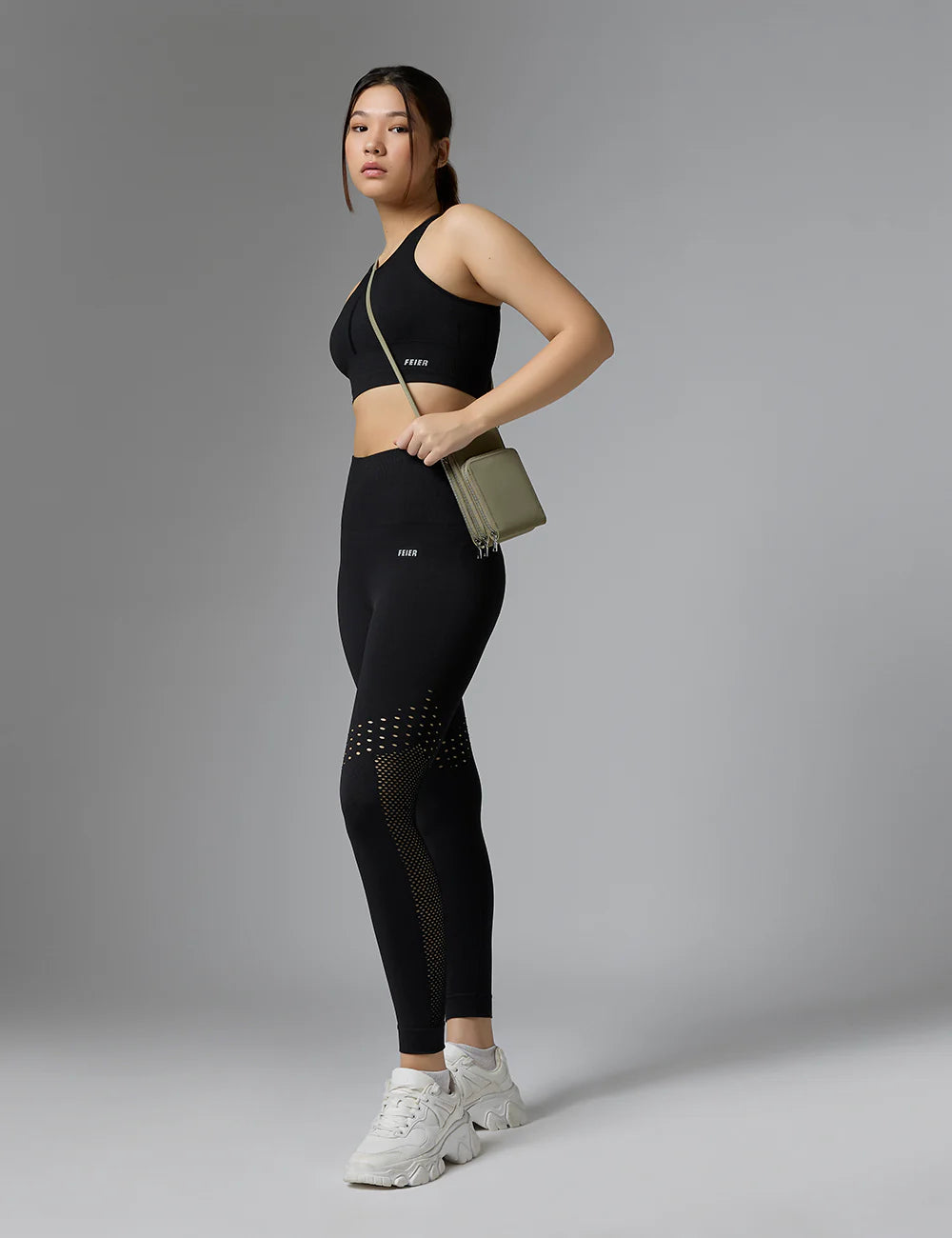 High performance black sports bra and leggings set